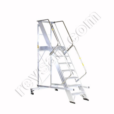 ESCALERA CON PELDAÑO ANCHO Y PLATAFORMA