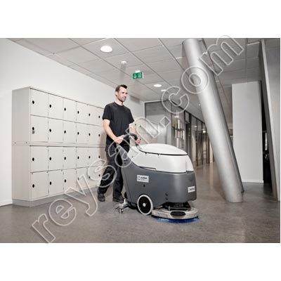 FREGADORA NILFISK SCRUBTEL 450
